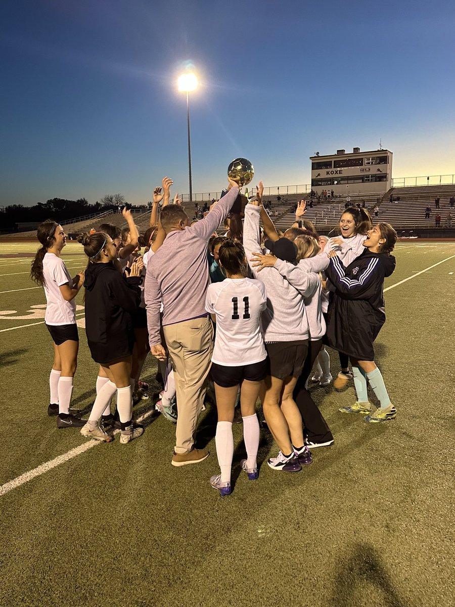 WE ARE YOUR AREA CHAMPS!!!!! LETS FALCON GO!!!! 
Falcons 2
SA Central 0 
#tcod #talonsup