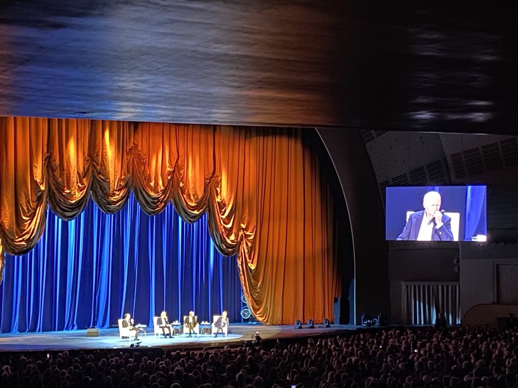 .@POTUS @JoeBiden @BarackObama @BillClinton on stage at Radio City Music Hall. The fundraiser has been interrupted multiple times by protesters. Obama snapped at one of them: you can’t just talk, you have to listen.