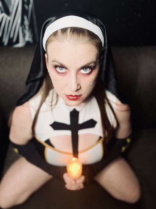 It&rsquo;s so fun being naughty. 💋💋 https://t.co/qDHr2DCOsN<a href="/tag/bluemoon"class="tags"><span>#bluemoon</span></a><a href="/tag/supermoon"class="tags"><span>#supermoon</span></a><a href="/tag/bignaturals"class="tags"><span>#bignaturals</span></a><a href="/tag/superbluem"class="tags"><span>#superbluem</span></a>