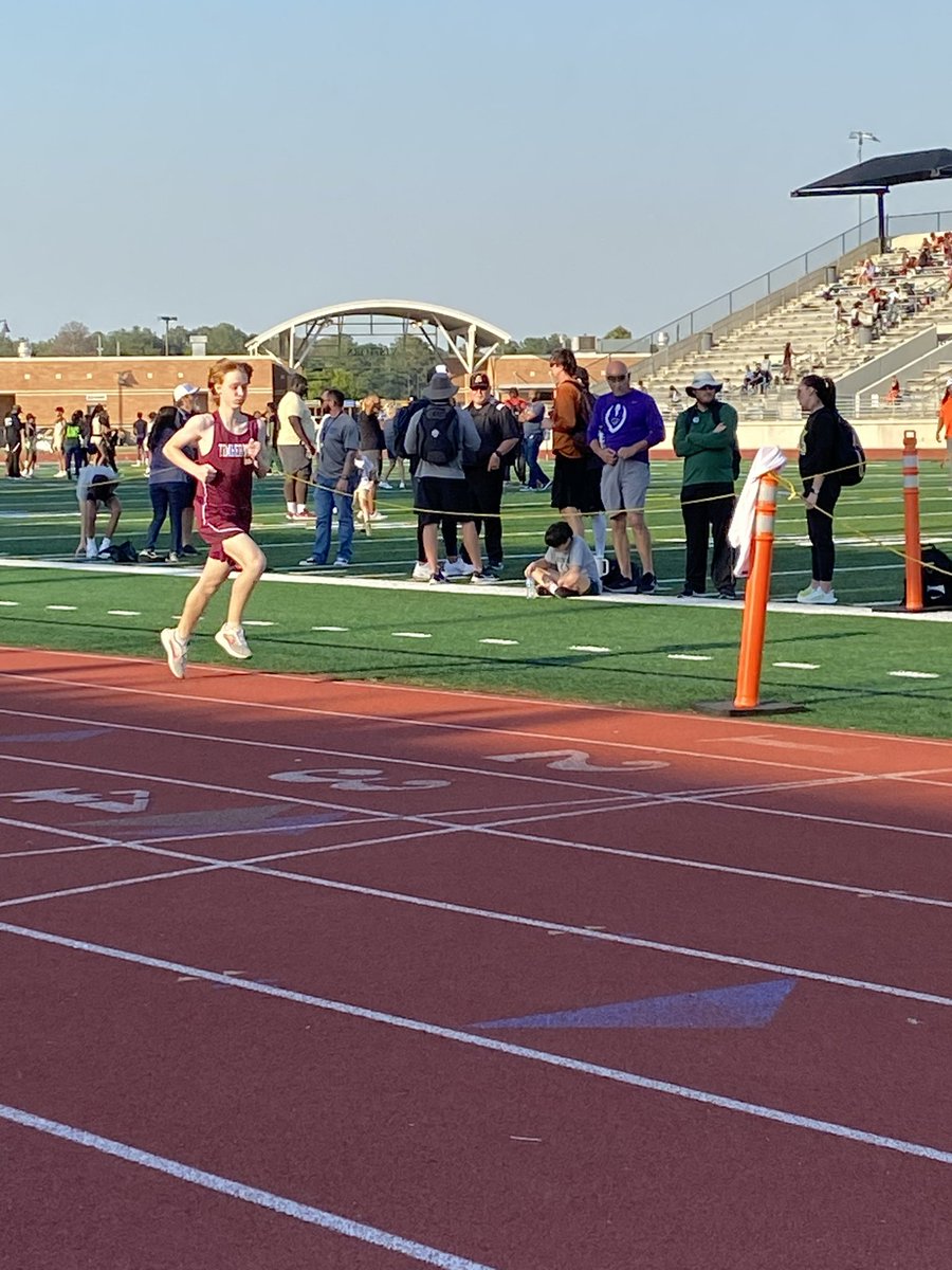 8th Grade Boys 800m finish 13th, 14th, and 15th Great Job Jayden, Tristin, and Elijah! #TMSPantherPride @HumbleISD_TMS @crizer_TMSPE @MrCoachEstridge Coach McGuire @CoachThurmond10 @_CoachSims