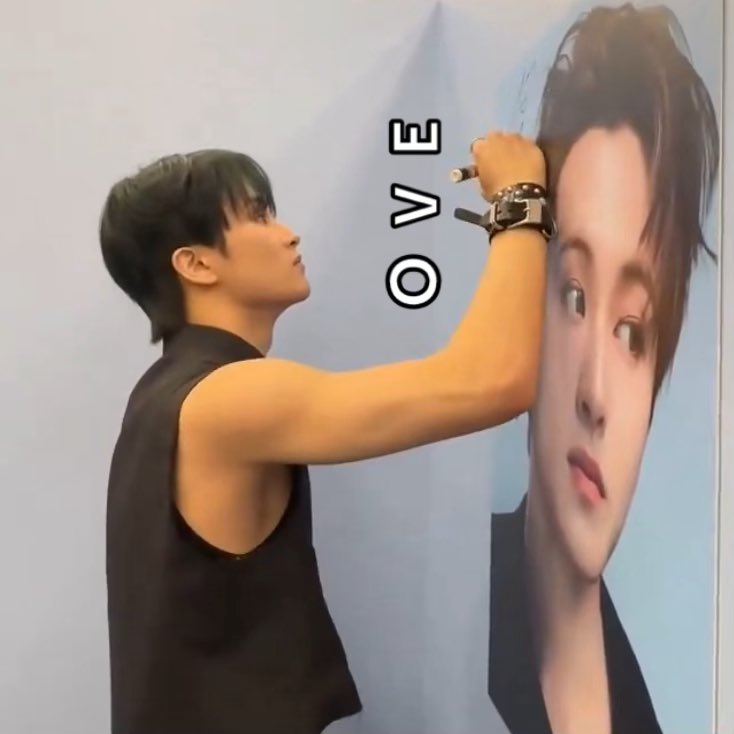 🧎🏼‍♀️🧎🏼‍♀️🧎🏼‍♀️