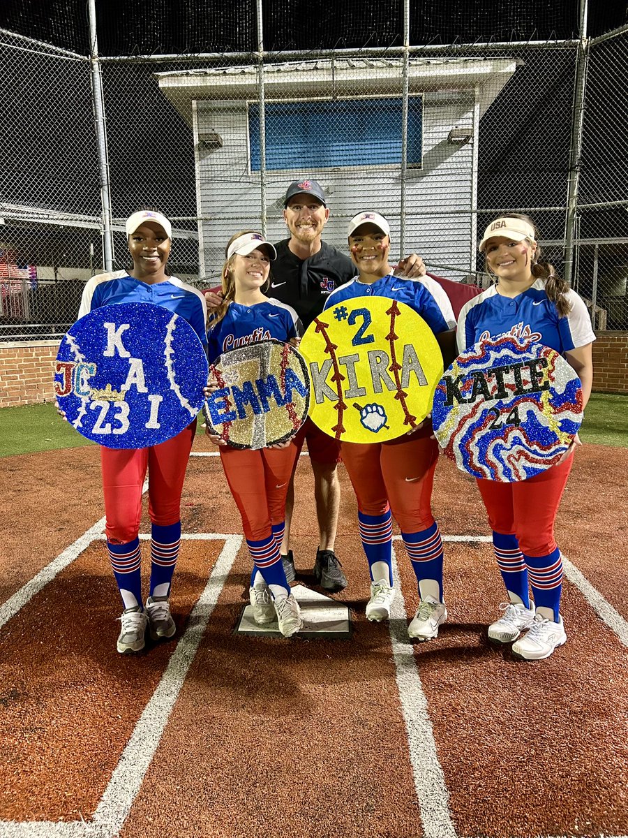 Senior night was a success. Lady Pats beat Houma Christian 4-3! Love my girls… @kai_goodman23 @emmakruse15 @kiramanganello_ @KemptonKatelynn Ella Mitchell (not pictured)