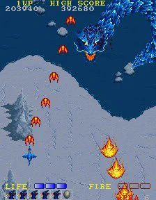 ちょっと後の話になるんですが、『ドラゴンスピリット』なんかも衝撃的だったんですよねえ。それまで知ってたシューティングはSFやメカ、戦闘機がベースでしたから。アクションやシューティングでも、「世界観」や「物語」を感じられるものが好きでした。 