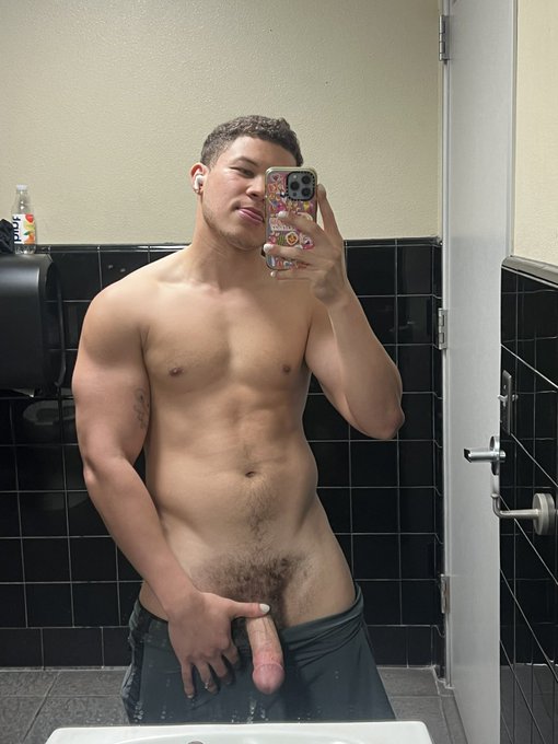 hi guys I went gym and posted new vid https://t.co/axn9nPGYSZ
