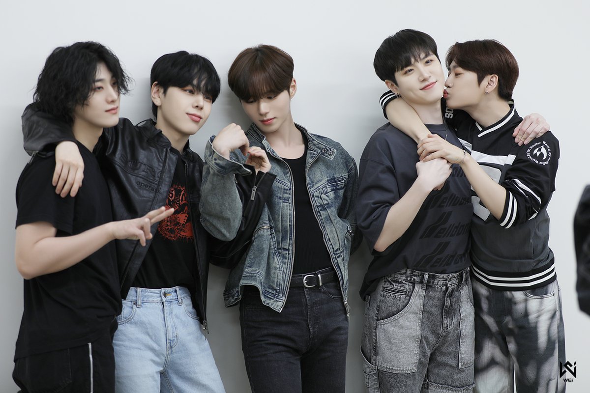 [POST] 루아이 맘에 위아이란 꽃 피어나❤

naver.me/52TmOIvW

#위아이 #WEi #ウィーアイ
#WAVE #FAKELOVE