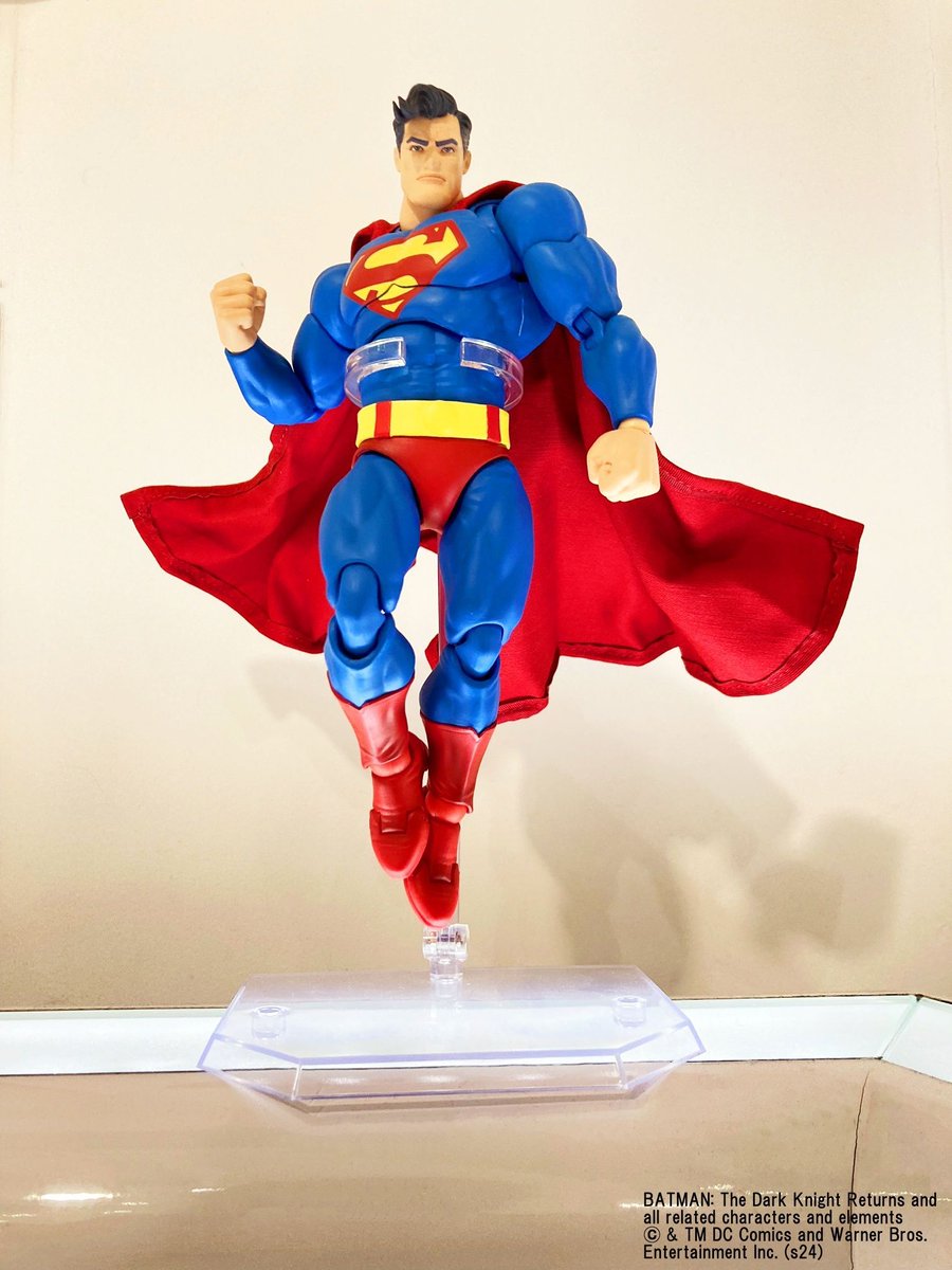 新品[メディコム・トイ] MAFEX バットマン ダークナイト・リターンズ