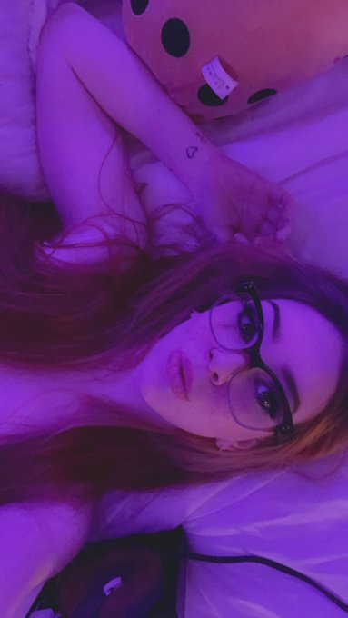 Btw&hellip;&hellip;.I love you guys 🩷 Sweet dreams ✨ https://t.co/MWxFdRMEM2