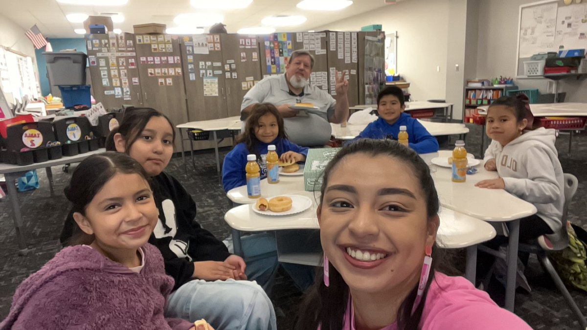 Breakfast with our spring fest raffle winners! Glad I was able to spend some times with some of my old students. We had a great time! 🥰🫶🏼🍩 @KirkElementary @kirkelempto