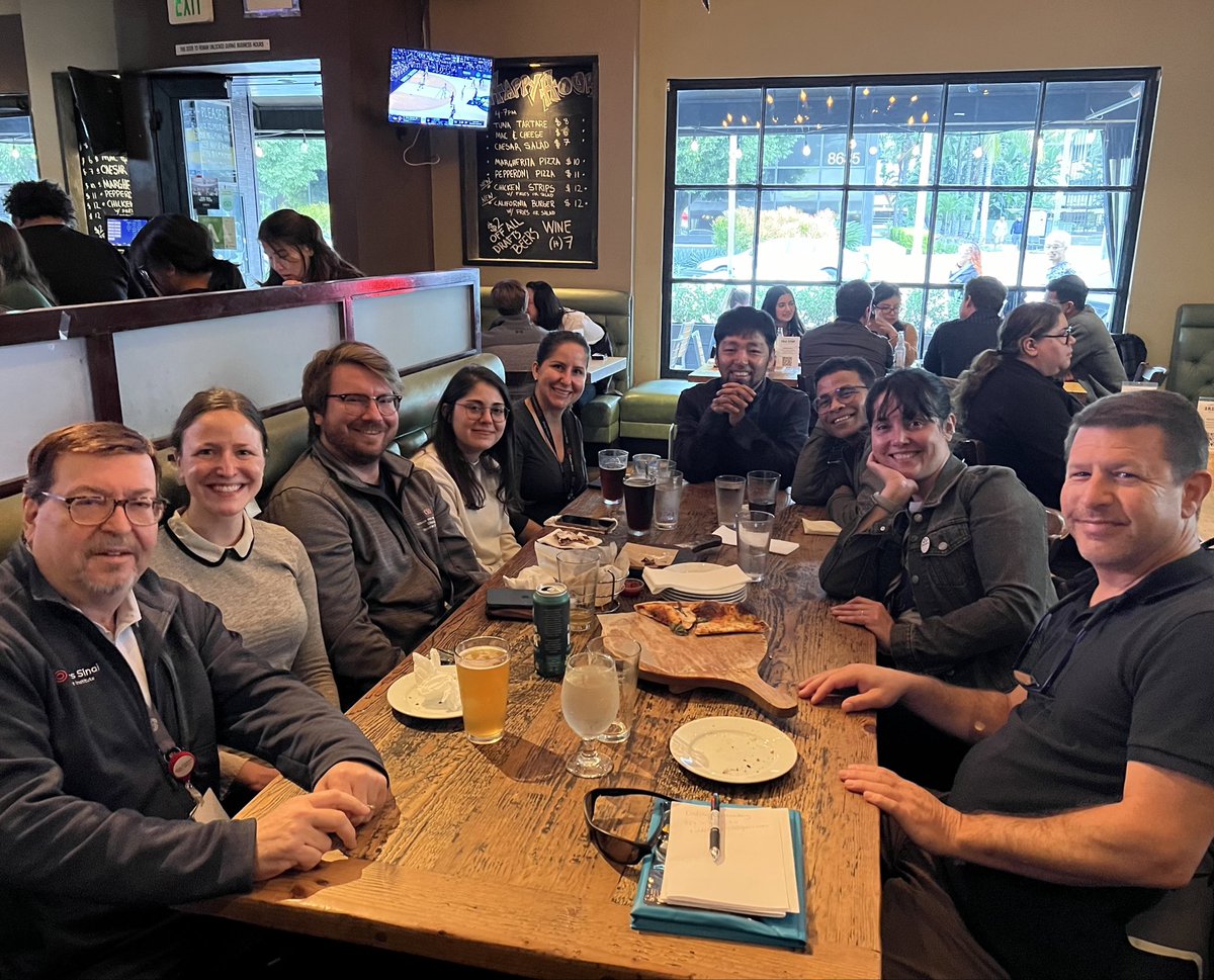 Happy hour for our Lab , last days of The 3 th Stop, the Charming beer & wine bar near @CedarsSinai we will miss it.