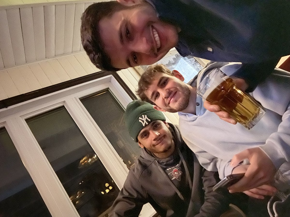 BeerCollar's tweet photo. Sweating the ticket 

Posted on my personal by accident…

Cheers🍻 https://t.co/RjGFFnjEiI
