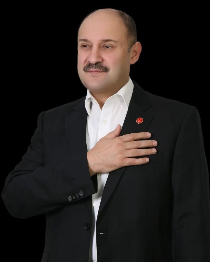 Neden urfa!! iktidar hep Urfa'ya tepeden dayatma bakanlar ve ikinci sınıf muamelesi yapıldı.Bu şehri 20 yıl geride bıraktı. 

Neden Urfa Antep gibi olmasın?

Bu zihniyette karşı elif gibi dik duran makam ve mevki'yi halkı için  elin tersiyle iten kişidir Sn. Kasım Gülpınar.