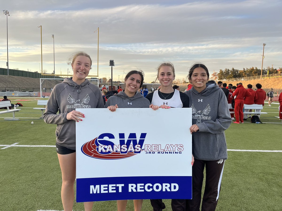 We also broke the meet record in the girls High Jump. Quinlynn Harms, Alexis Villegas, Ava Luna, and Alexa Escobedo. #GirlPower
