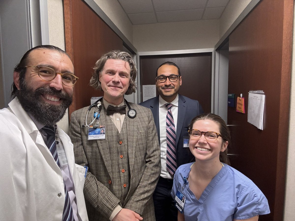 Two outstanding young oncologists (@KLeventakos and @hfuentesbayne), an excellent fellow and some random old dude in a 3 piece suit with a stethoscope. I must admit I am extremely lucky with my colleagues. @MayoHemeOnc