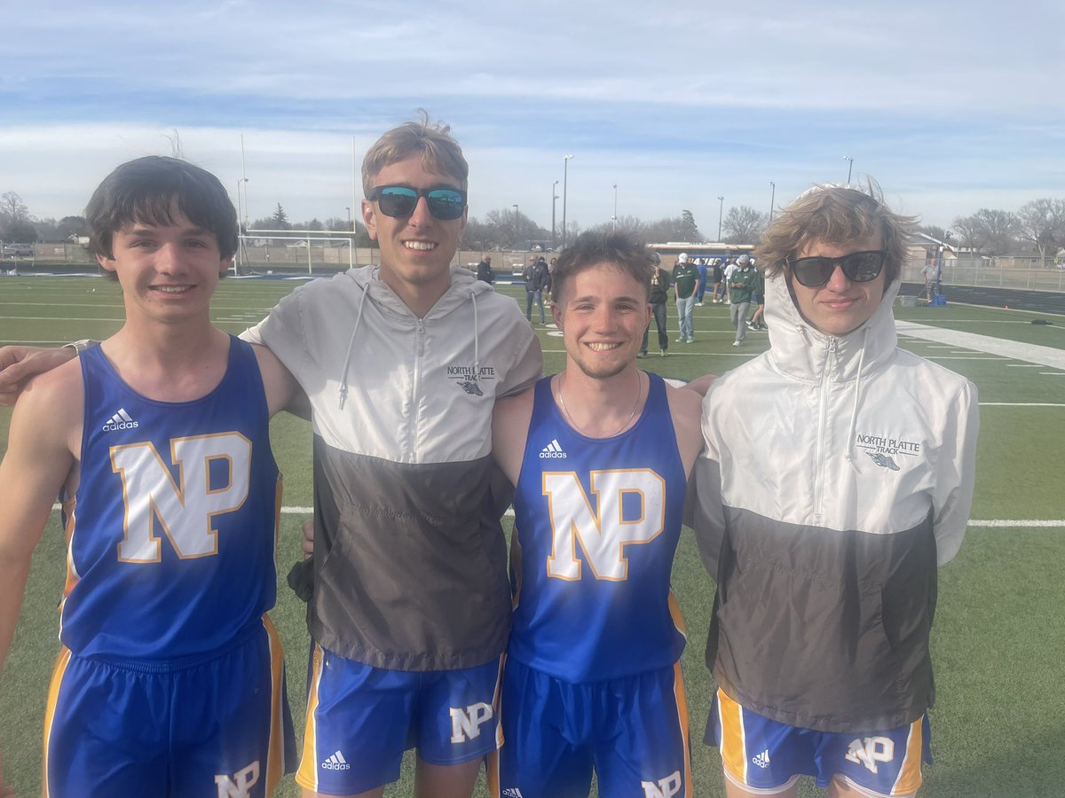 Super Dogs - 4 by 800 got the meet started on the right step with a win