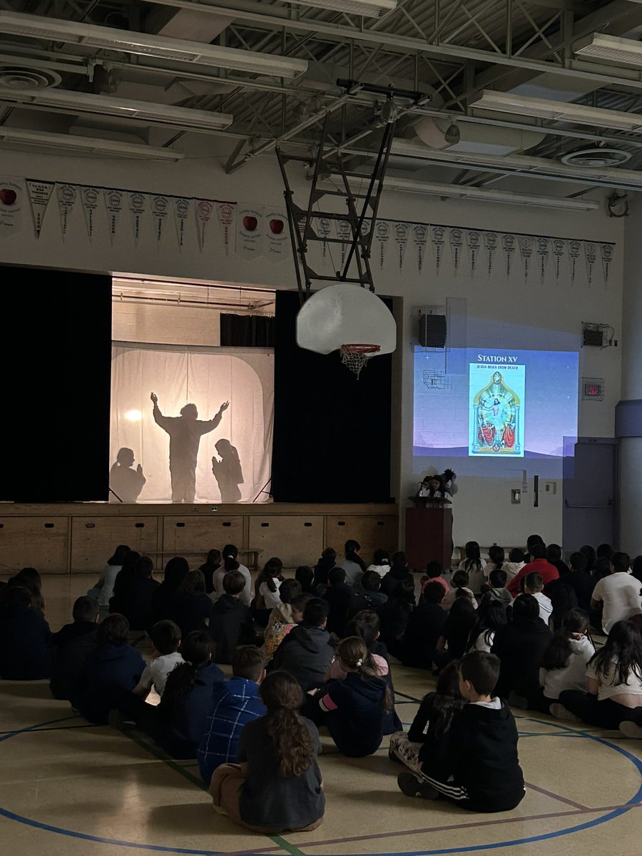 Thank you Ms. Mais, Ms. Calautti, and Ms. Fantini for preparing our hearts for Holy Thursday leading us to Easter through the Stations of the Cross! @tcdsb @TrusteeDAmico @TCDSB_RDAddario