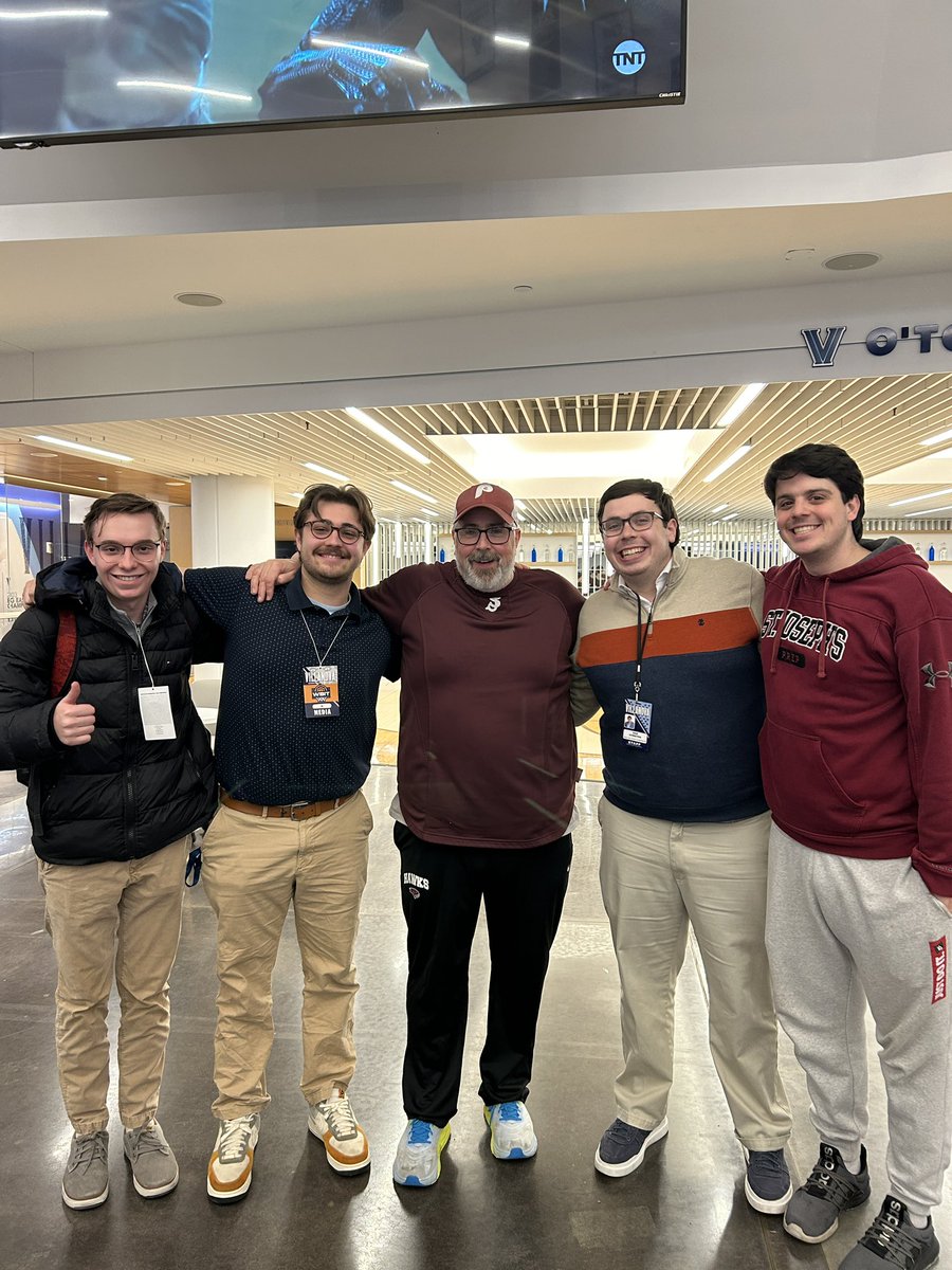 There were several WSJP alumni tonight at the SJU-Villanova WBIT game including Dom Richetti ‘21 and Stephen Cain ‘22 who broadcast the game on WXVU. They met up with moderator Bill Avington ‘90, and former WSJP executives Daniel Avington ‘18 and Thomas Avington ‘20.