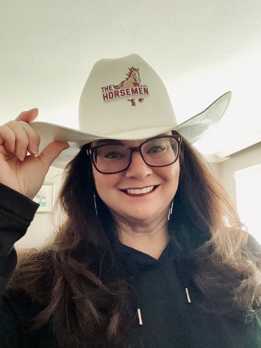 Gotta #GiddyUp and head on over to Arlington from Tuscaloosa to see my back-to-back champs  <a href="/USFLStallions/">Birmingham Stallions</a> #BuckEm against the <a href="/XFLRenegades/">Arlington Renegades</a> Looking forward to seeing how <a href="/Lane_Kiffin/">Lane Kiffin</a>’s QB @corral_matt looks in this league. He’s got the right name to be a Stallion!