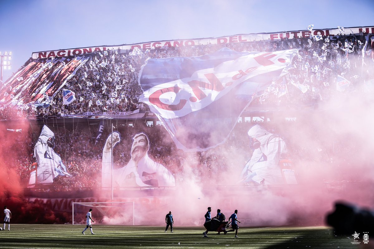 ¡¡ ES HOY BOLSO!! 🔵⚪️🔴

Hay que dejar la vida en la cancha. Hay que jugar con el corazón. 

Denle una alegría a esta gente que tanto se lo merece. 

¡NACIONAL NACIONAL! 🔵⚪️🔴