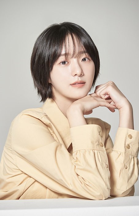 #YimSiwan and #ParkGyuYoung are reportedly starring in NETFLIX movie #Mantis which is a spinoff of #KillBoksoon

Siwan will play the legendary killer Mantis