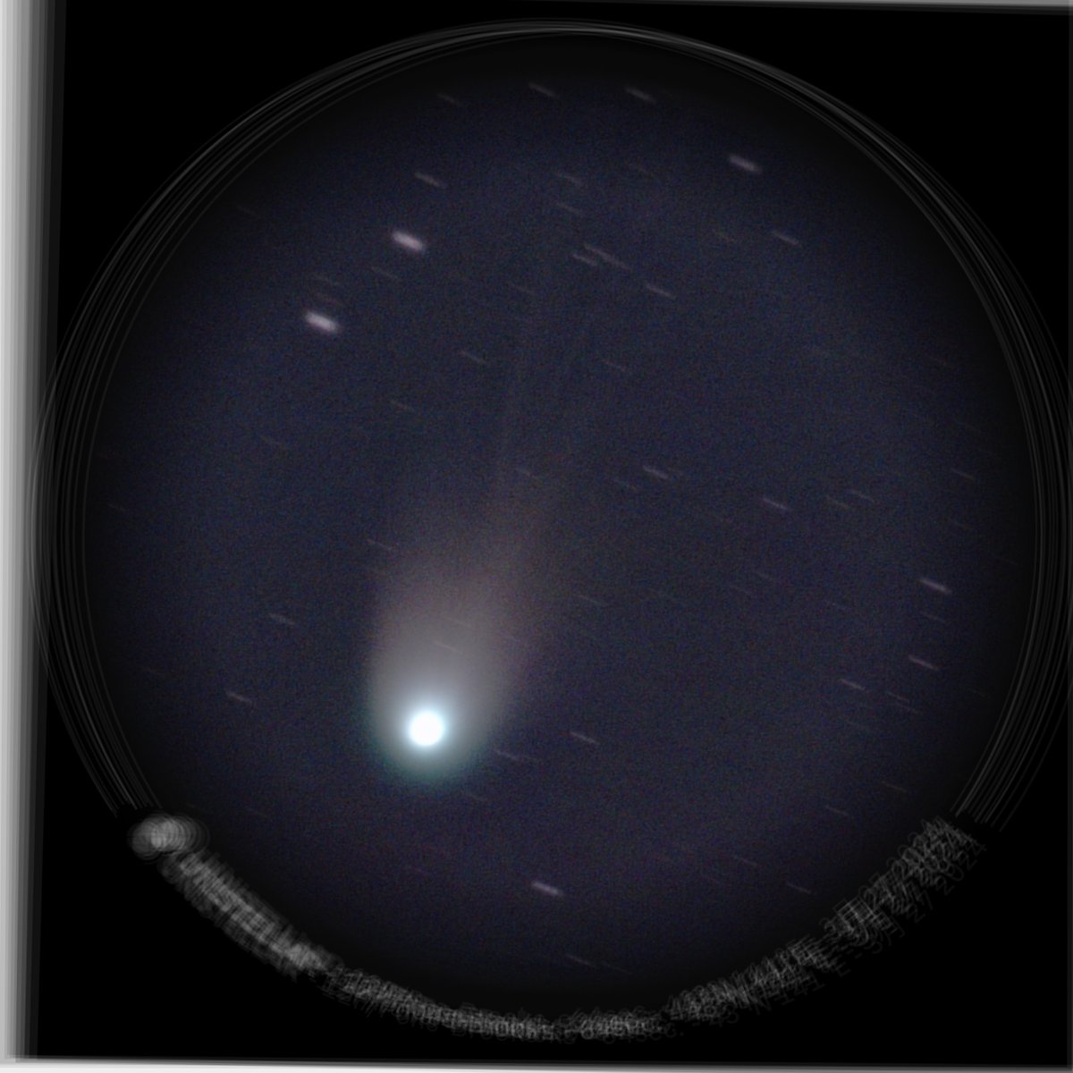 3月27日の夕方に観測した 12P/Pons-Brooks 彗星、1分エンハンス15枚を imagej で平均とった。細い線状の尾が写っているようだ。
#eVscope