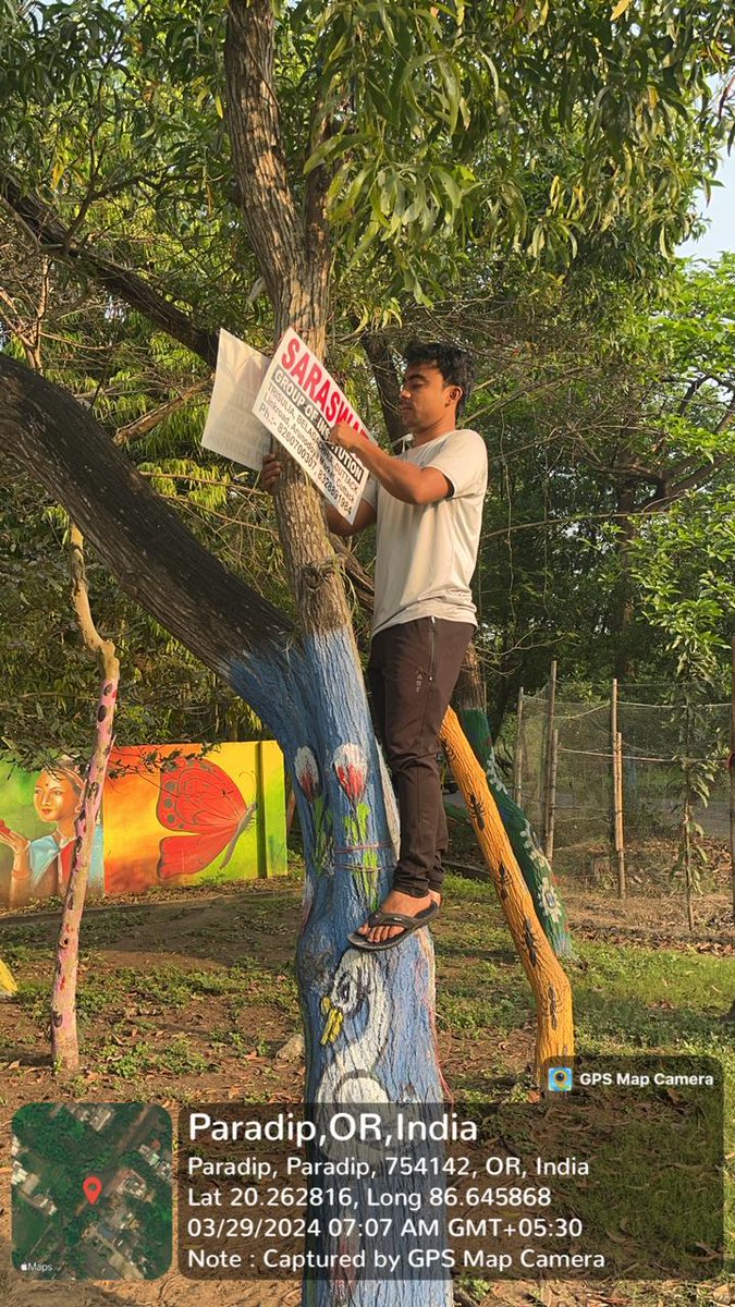 Taking action for a greener Paradip! 🌳 Today, our team adhered to NGT guidelines and Advertisement By-laws 2006 by removing posters and flex boards attached to trees and poles. Let's preserve our city's greenery and maintain environmental integrity. @ForestDeptt #GreenParadip