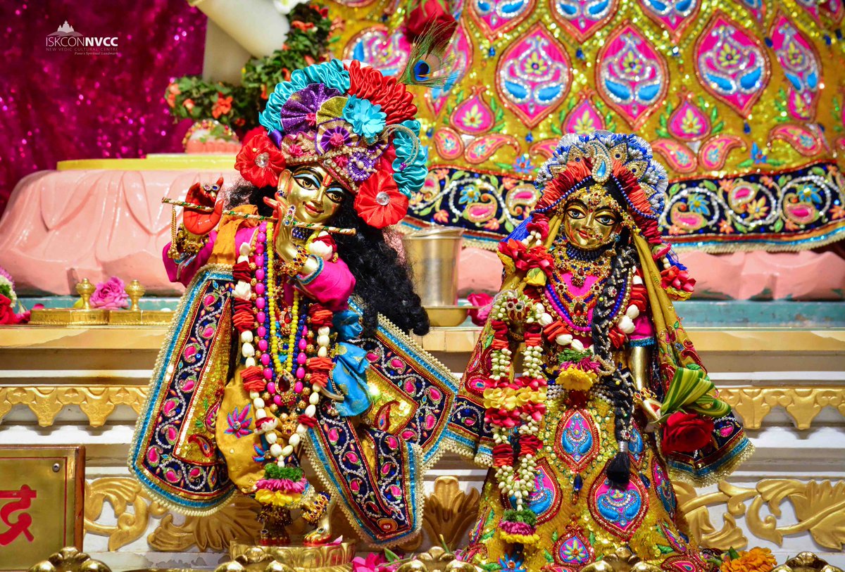 ISKCONPune's tweet photo. 🙏🏽Today's Darshan 📿 🗓29-03-2024🙏
🌷Sri Sri Radhavrindavanchandra🌷
🚩@ISKCONNVCCPune🚩
.
.
#29thmarch #29thmarch2024 #ISKCONNVCC
#ISKCONPune #ISKCON #ISKCONNVCCPune
#Friday #kirtan #Harekrishna
Connect with us on Social Media
https://t.co/8hw8BE1KSj https://t.co/ooizWF8amB