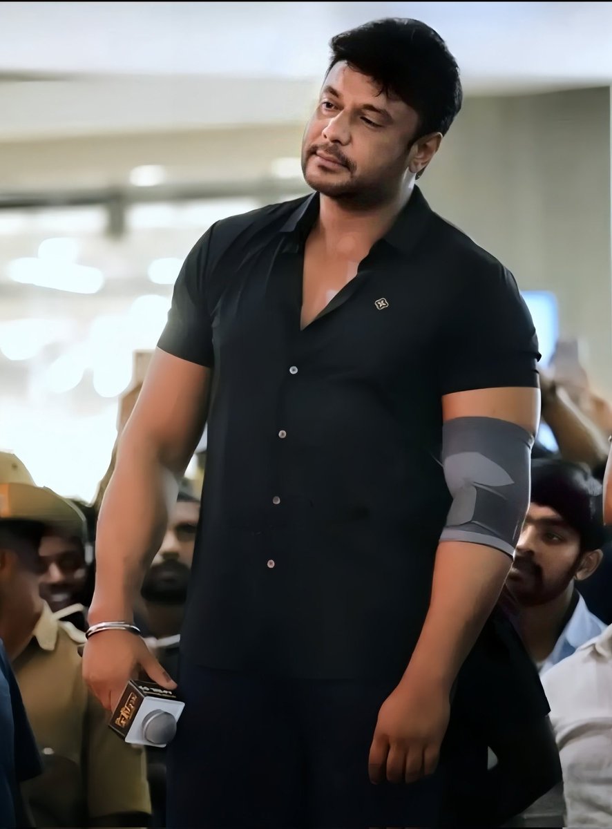 #DBoss Pic From #MatineeTrailer Trailer Launch Event 🔥

 #DevilTheHero | @dasadarshan | #Matinee