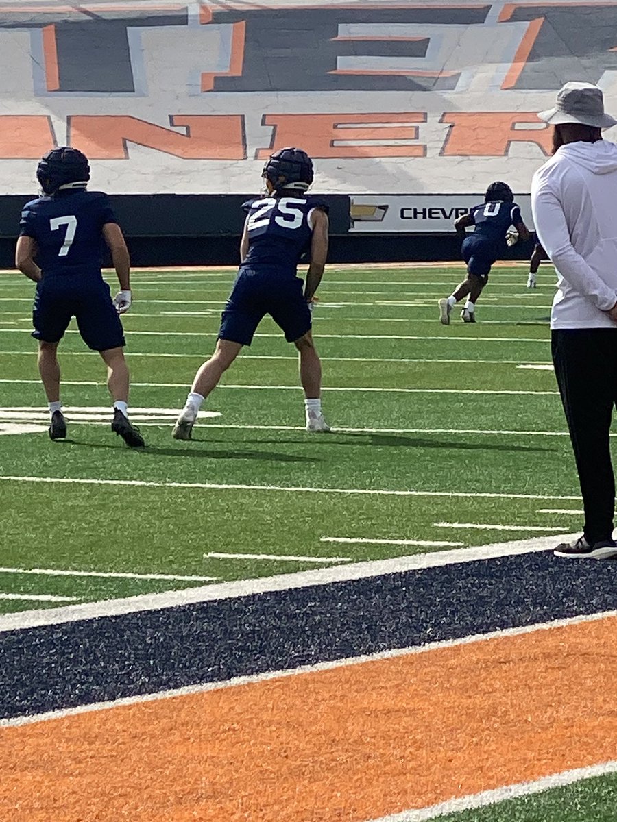 Hangin out with some miners today!! Go Rams‼️ Go Miners‼️ @UTEPFB @YOaxaca2 @MontwoodHS @Coachrangel_MHS