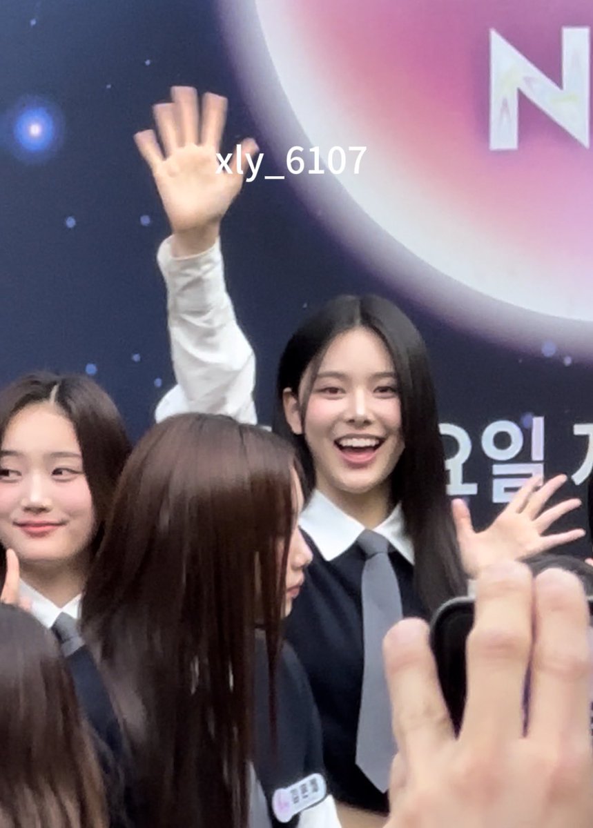 “who’s the best most cutieful most talented most beautiful girl here ?”

jeemin: