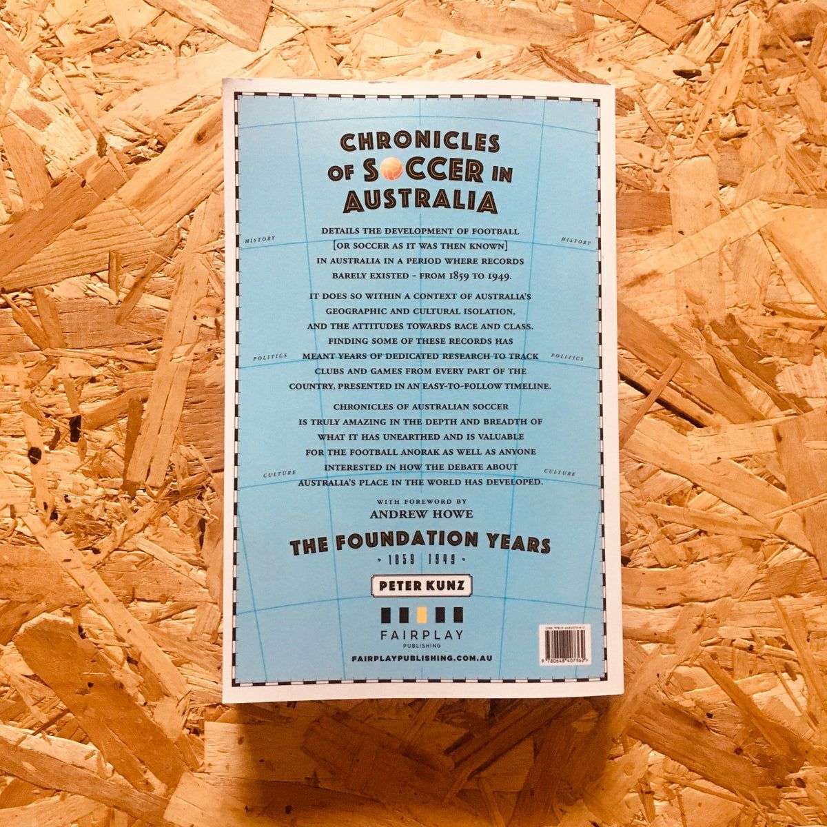𝐑𝐄𝐒𝐓𝐎𝐂𝐊 | CHRONICLES OF SOCCER IN AUSTRALIA by Peter Kunz Details the development of football in Australia in a period where records barely existed – from 1859 to 1949. @fairplaybooks 🛒 stanchionbooks.com/products/chron…
