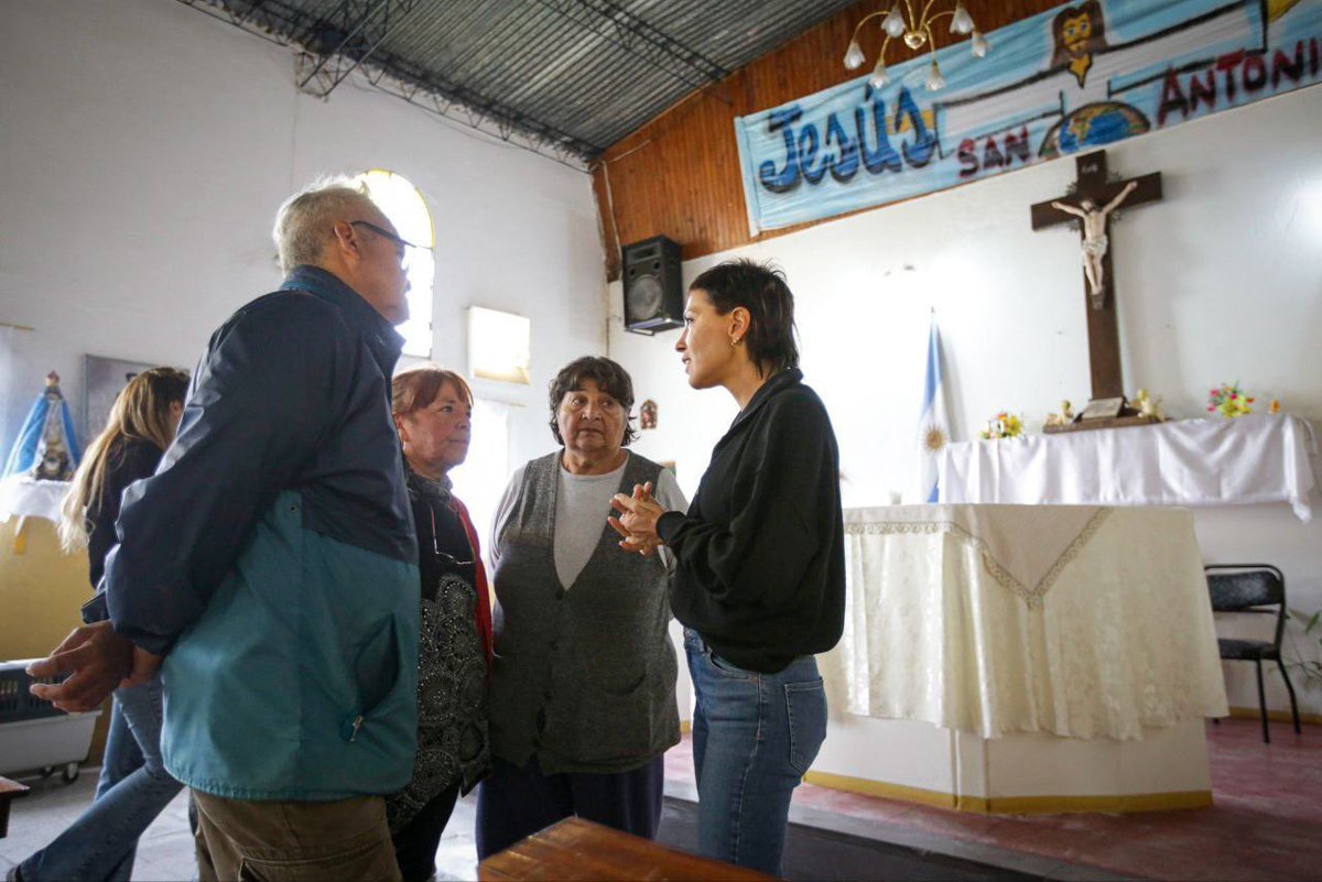 Estuvimos en un nuevo operativo de castración y vacunación en la Capilla San Antonio de Padua de Quilmes Oeste. Esto representa el compromiso que tenemos por seguir haciendo de este lugar una ciudad mascotera y por eso tomamos decisiones para cuidarlas.