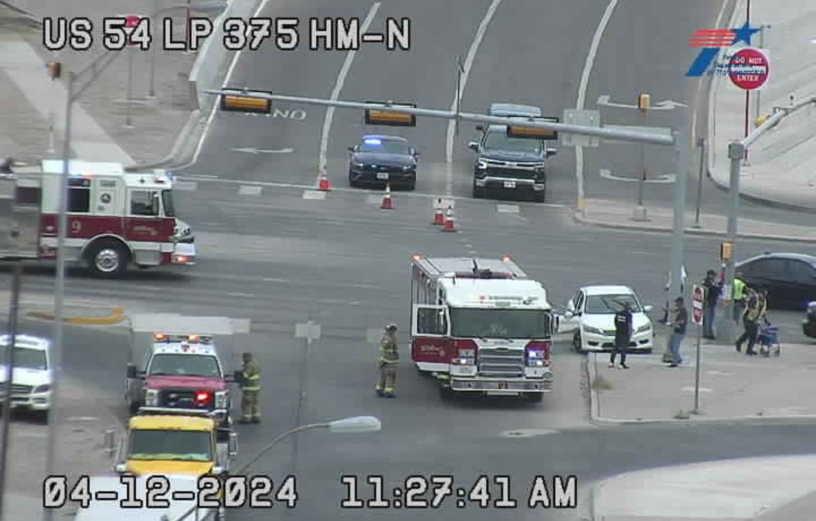 🚦TRAFFIC ALERT: Crash blocking all lanes on Gateway South at Paisano. Expect delay. No estimated time when lanes will reopen. Live traffic map 🗺️: kfoxtv.com/traffic