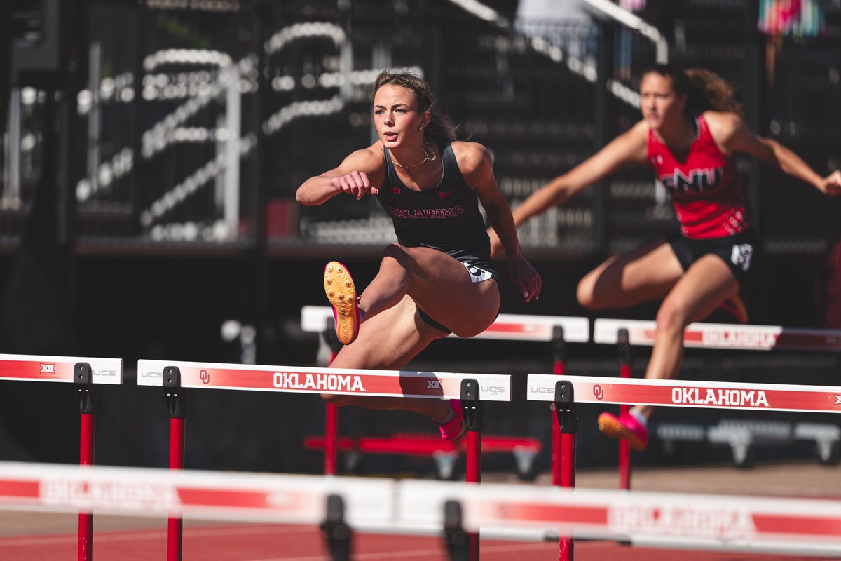 OU_Track's tweet photo. 𝐇𝐞𝐩𝐭𝐚𝐭𝐡𝐥𝐨𝐧:

Ally Stephenson is off to a hot start with two personal records!

60mh » 14.06
High jump » 1.69m (5'6.50")

She sits in second going into the shot put. https://t.co/LJLhr42ZGK