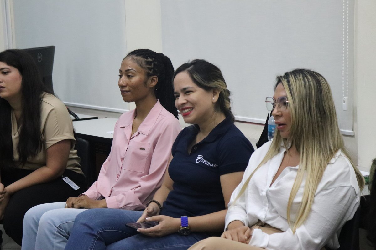 #ConstruimosPaz es un proyecto de @ONUecuador para fortalecer las capacidades institucionales y de la sociedad civil; para la prevención y gestión de conflictividad social y seguridad desde un enfoque de género y DDHH. Implementado por @onumujeresEcu @UNODCROCOL @PNUDEcuador