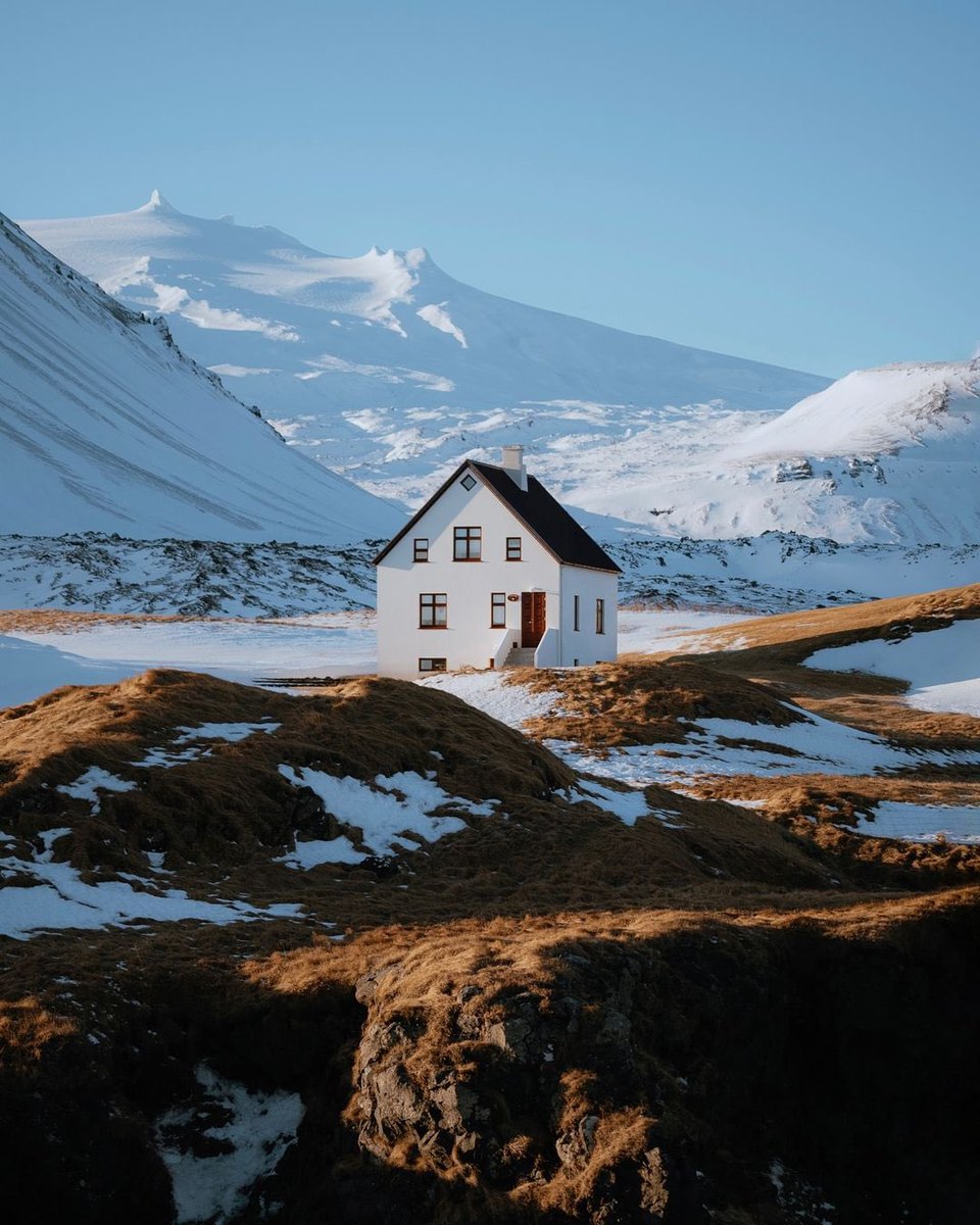 Iceland 🇮🇸 

Do you want this house 🏡?