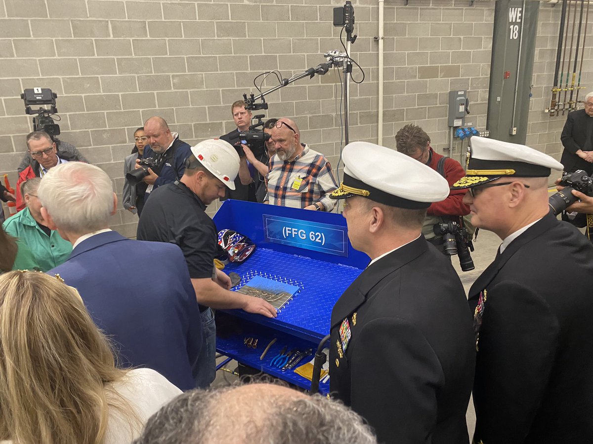 Wonderful day at @FincantieriUS in Marinette WI for the keel laying of our new Frigate USS Constellation! Congrats to sponsor Melissa Braithwaite! As CNO Franchetti said in her remarks, “We need more players on the field!” This ship is one of them! @CMS_Washington @NavyLeagueUS