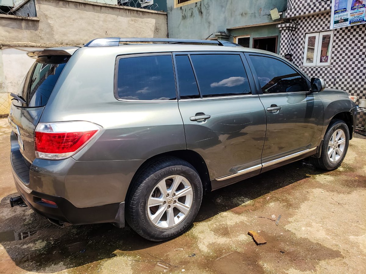 Lloyds277290306's tweet image. 2011 Toyota Highlander Tokumbo standard
100% first body 
Ac perfectly chilling 
Underneath 100%
Buy and drive 
Nothing to fix 
Come for inspection
Going for 11.5m