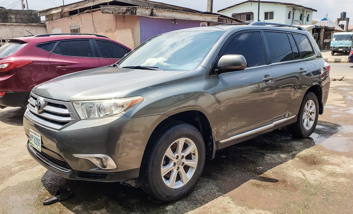 Lloyds277290306's tweet image. 2011 Toyota Highlander Tokumbo standard
100% first body 
Ac perfectly chilling 
Underneath 100%
Buy and drive 
Nothing to fix 
Come for inspection
Going for 11.5m