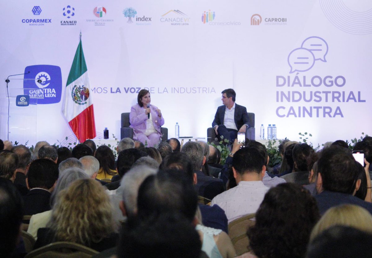 Hoy en Monterrey, NL, tuve el gusto de acompañar a @XochitlGalvez a un encuentro con empresarios afiliados a @caintra_nl, ante quienes expuso sus proyectos para este importante sector del país y la creación de mejores condiciones para que haya inversiones con derechos, seguridad…