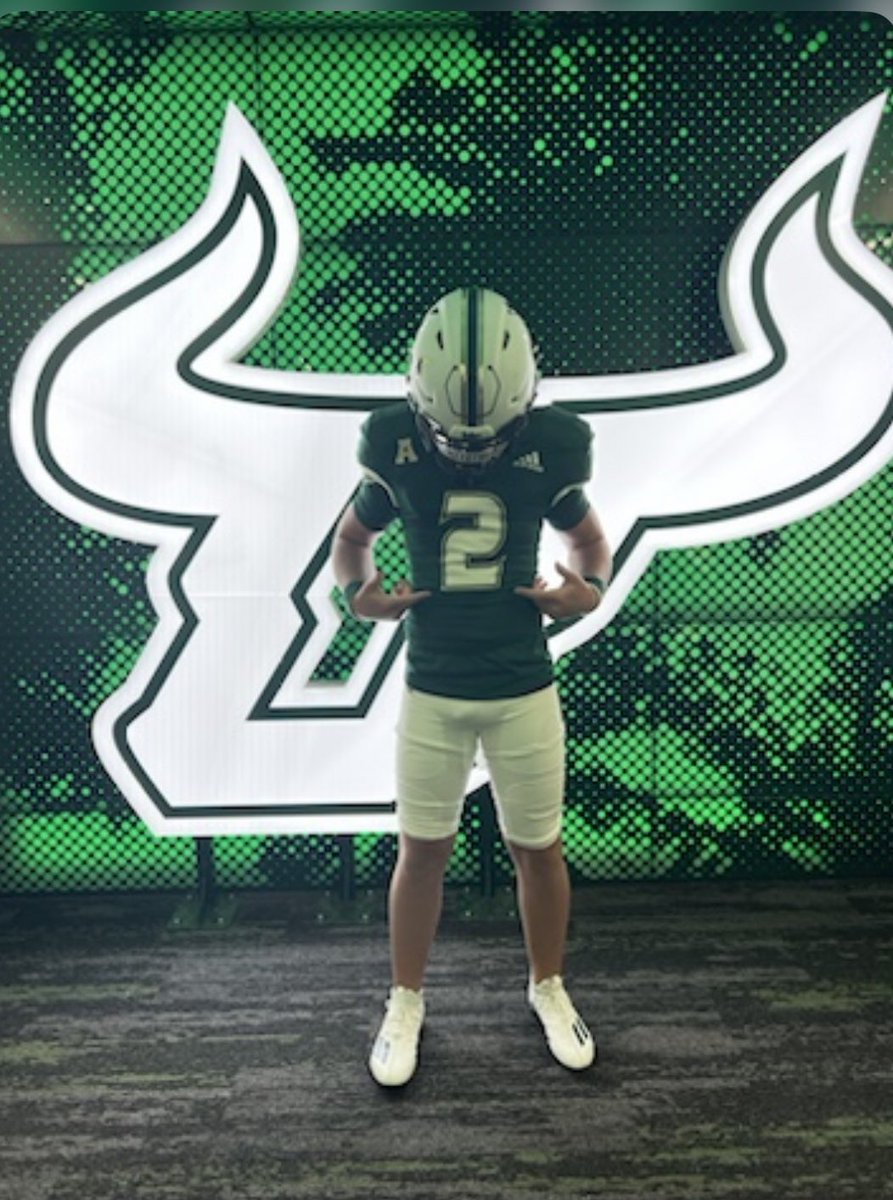 I’ll be at USF tomorrow (April 13th) for the spring game !!! @alexmfagan @jared_peery @CoachGolesh @Coach_DVD @COACH_BKEAN @CoachJGordo @ELevy_USF