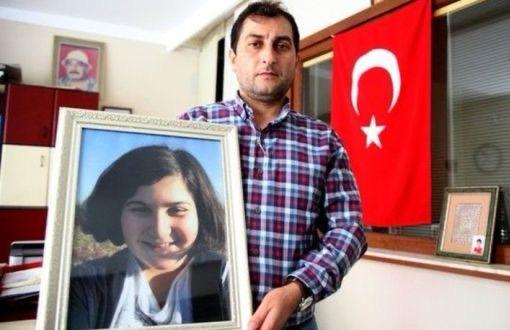 solcugazete's tweet photo. Rabia Naz Vatan…
11 yaşındaydı Rabia Naz, Giresun’da 6 yıl önce bugün bir caninin aracıyla çarpması sonucu hayattan koparıldı.

Cani, yol kenarına bırakıp kaçtı Rabia Naz’ı, bir daha da ne duyan oldu ne gören.

Önce intihar süsü vermeye çalıştılar olaya, babası Şaban Vatan adeta bir dedektif gibi araştırarak kanıtladı olayın intiharla bir ilgisi olmadığını…

Ardından alelacele bir şekilde Şaban Vatan’ı akıl hastanesine yatırmaya kalktılar. Polis ve savcı bu dosyada üstüne düşeni yapmadı.

Rabia Naz’ın faili her kimse çok güçlü ve bu güçle bir bir engelledi olayın aydınlığa kavuşmasını, tıpkı dosyayı örtbas ettiği gibi. 

Rabia Naz’ın faili 6 yıldır meçhul…
#RabiaNazaNeOldu