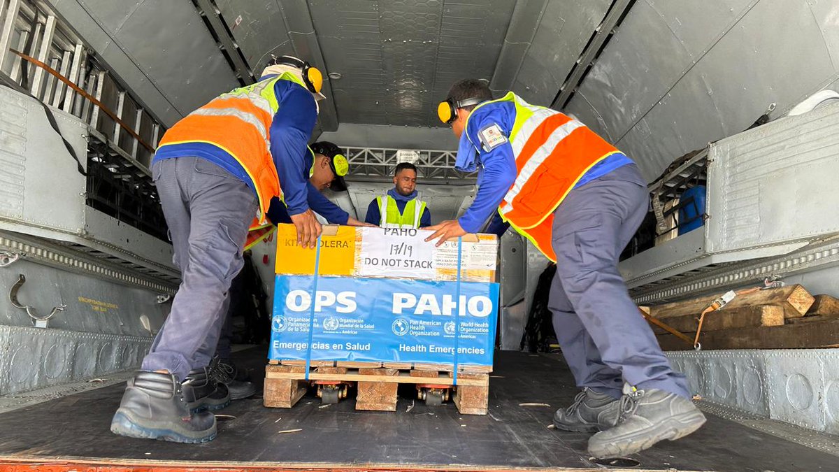 #Ahora | Movilizando 15 toneladas métricas de insumos de la @opsoms para dar respuesta a la crisis en #Haití. Con el financiamiento de @eu_ECHO, @WFP, a través de @LogCluster y @UNHRD, están sincronizando esfuerzos para garantizar una entrega eficiente de esta carga.