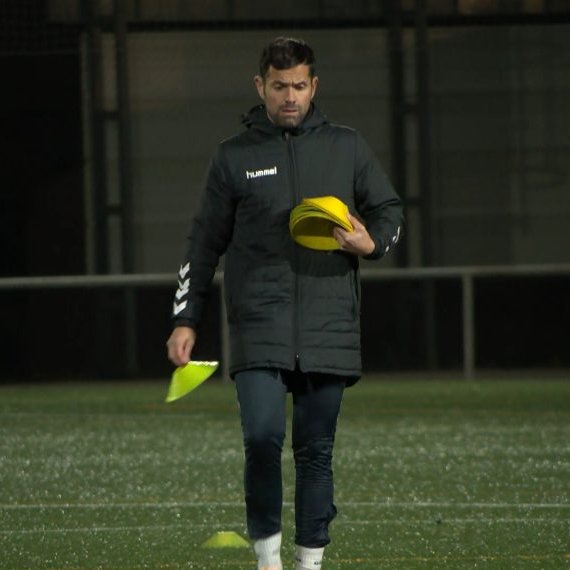 ⚽️🔊| ÀUDIO #ÀreaDeJoc @RadioMTerrassa |
Cristian García entrenador del @CPSanCristobal 

🗣️'El plan es no encajar goles y si encajamos marcar una más que ellos'

▶️Escolta tota l'entrevista aquí 👇
terrassadigital.cat/radio/area-de-…
#futbolcat #tercerarfef