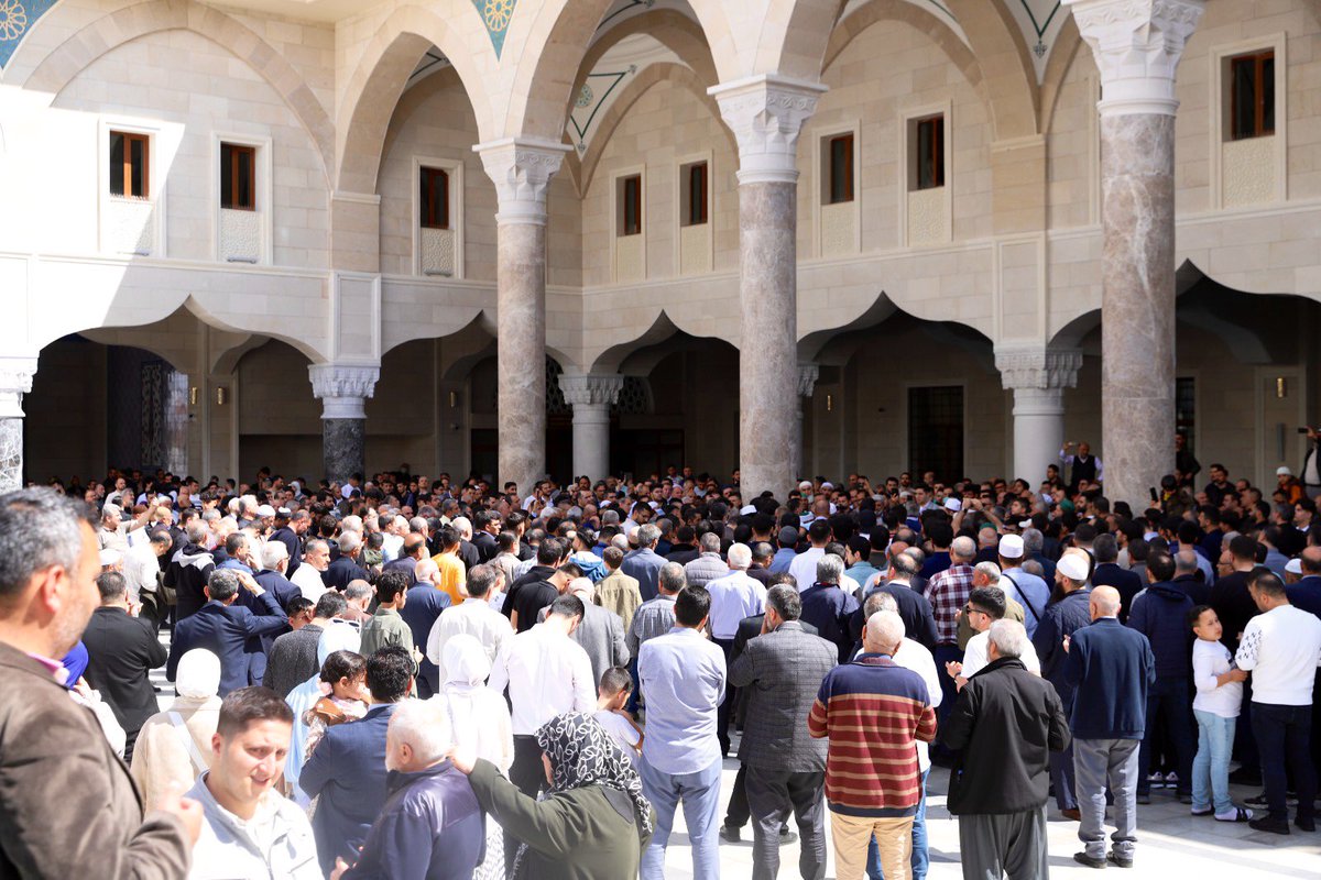 📍🇵🇸 Gaziantep Şahinbey Millet Camisi'nde Gazze Şehitleri için düzenlenen gıyabi cenaze namazı programına katıldık.
#GazzedeKatli̇amVar 

#Gazze 
#şehit 
#özgürfilistin