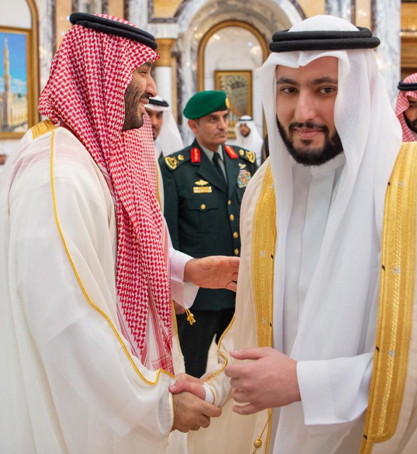 بصافحك يا سيّدي إلى الأبد 💚 يميني بيمناك وهذا لك عهد 🇸🇦 والشاهد الصّورة تثبّتت وانا 📸 تارك يميني بـ يِدِك على الوعد🤝🏼