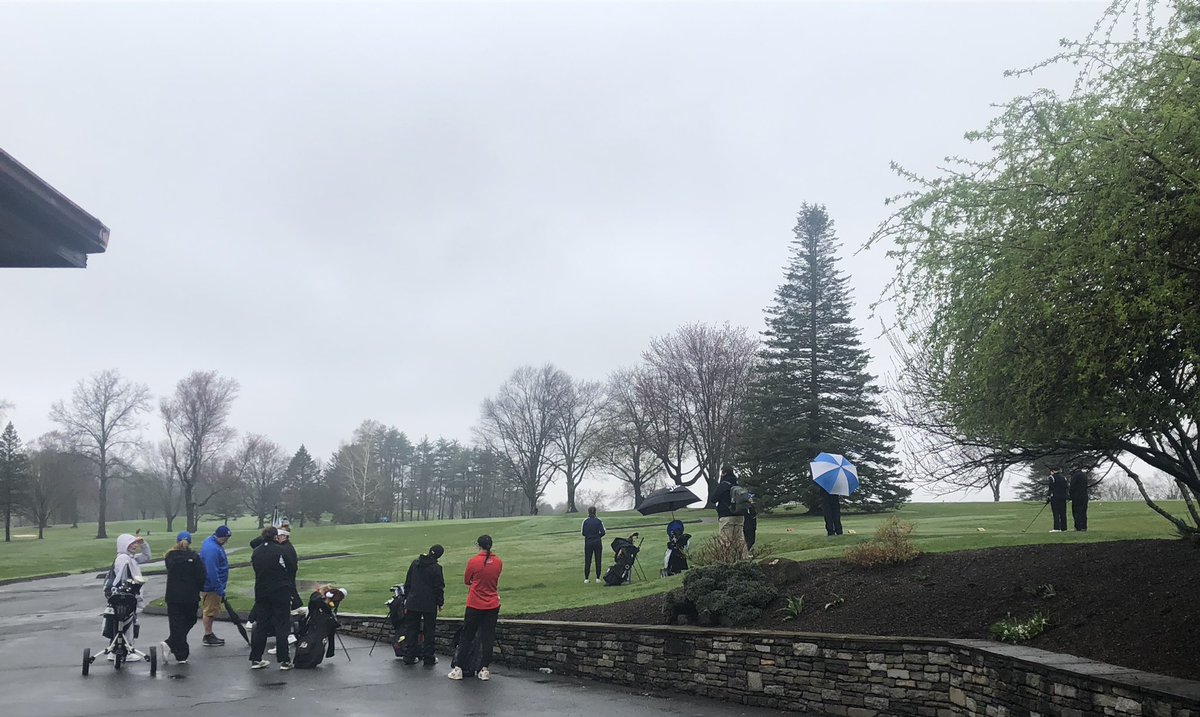 Looks and feels like a cool winter day out on the course, but the Hawks are getting some golf in at the Hartford Hawk Invitational at The Brook. ⛳️