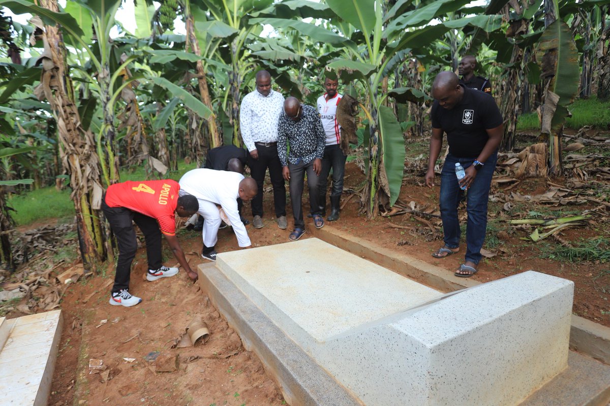 On our way to Kabale for the #FUFAExcoTours2024 tomorrow, i and members of the Executive Committee made a stopover in Sheema to check on the family and pay respect to our departed friend and former @OfficialFUFA 2nd Vice President the late Darius Mugoye. Continue Resting In…