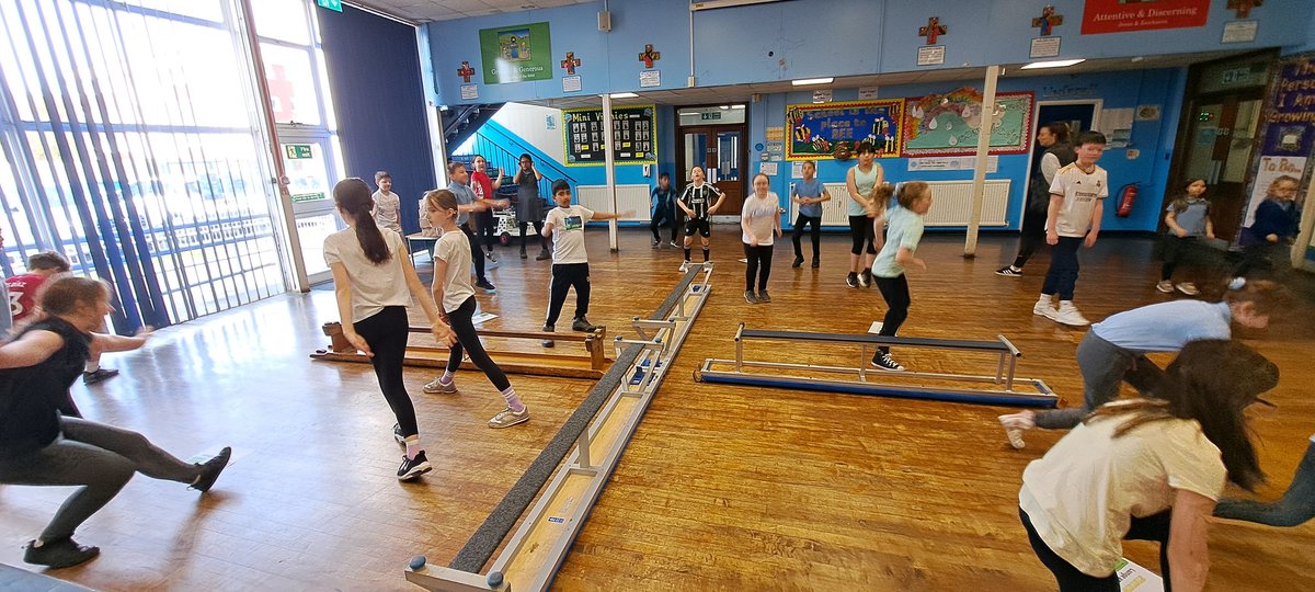 Blwyddyn 5 loved our 'Ready, Steady, Go!' launch today.
They were fantastic in our circuit training and showed amazing enthusiasm and resilience. 
#ReadySteadyGo #bcahealth