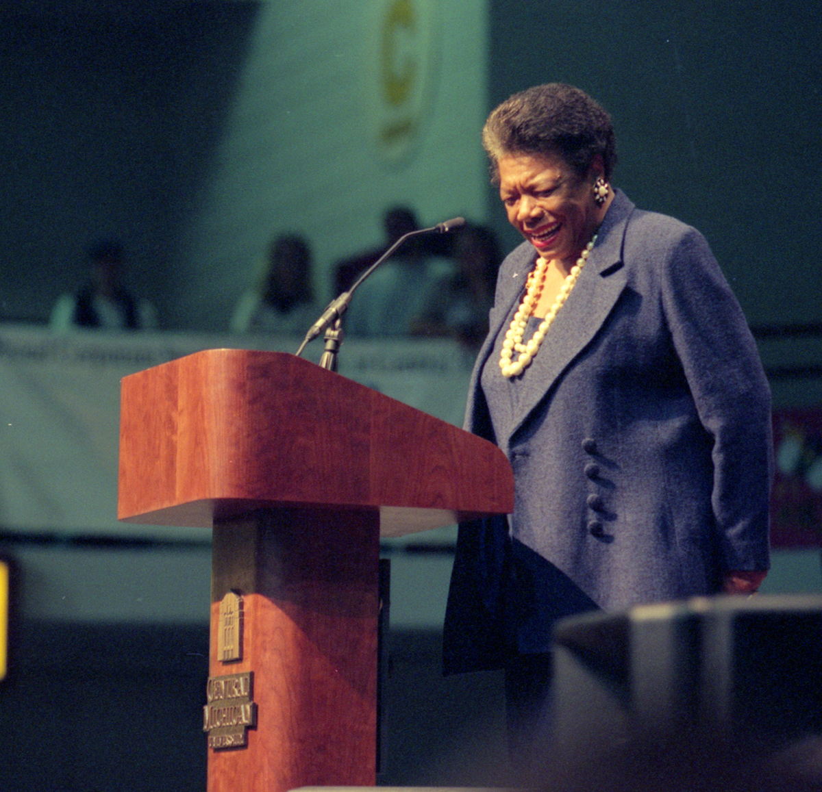 April is #NationalPoetryMonth and we are flashing back 25 years to 1999, when noted poet, author, and activist Maya Angelou spoke to a packed Rose Arena. #LifeAtCentral @CMUAlumni