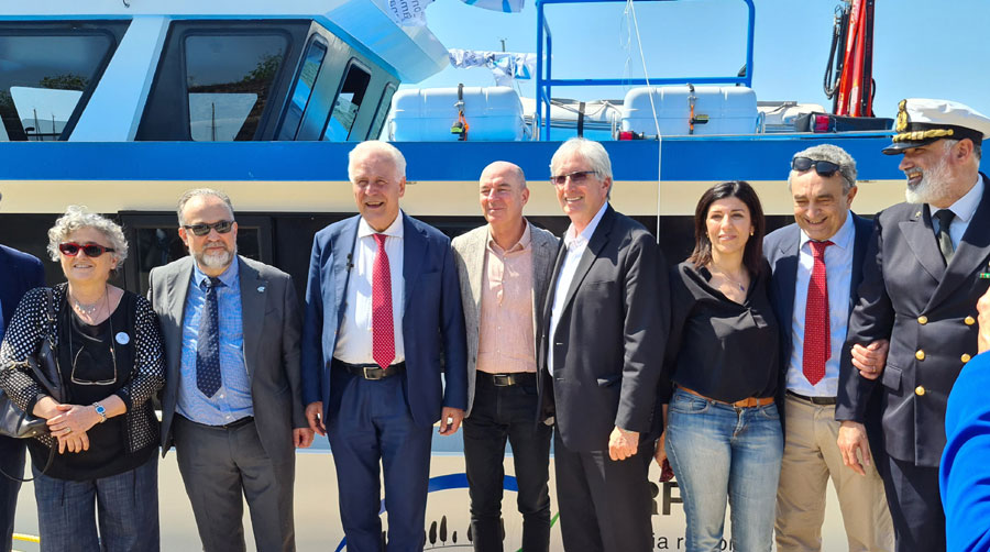 Varata a #Livorno la nuova imbarcazione oceanografica, Polaris. Presenti alla cerimonia del varo @EugenioGiani, Presidente di @regionetoscana e l'Assessora all'#ambiente, @MoniaMonni arpat.toscana.it/notizie/comuni… #mare #toscana #ambiente